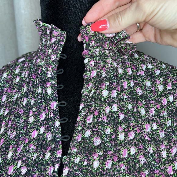 Cabi Knife Pleat Blouse (style 3952) - Picture 4 of 10